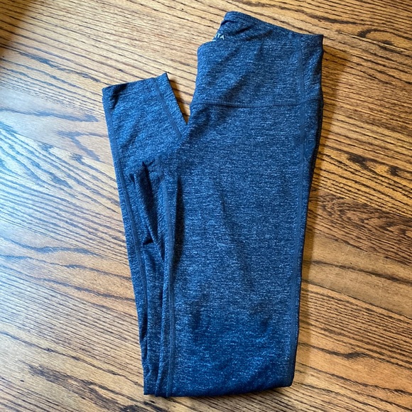 Athleta Pants - Athleta blue quest chaturanga leggings